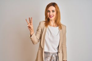 woman showing 3 fingers