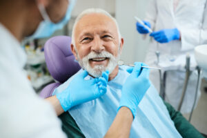 Bellaire, TX, dentist offers checkups for patients 